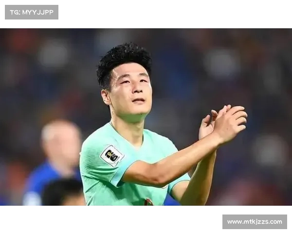 武磊更衣室激励队员：放开踢，拼尽全力不留遗憾(武磊脱球衣)