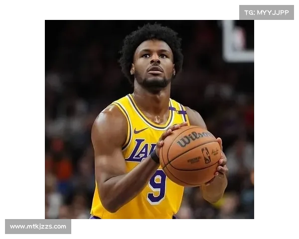 颗粒无收!布朗尼半场三投零中,得分挂零仍抢板,正负值表现堪忧 颗粒无收!布朗尼半场三投零中,得分挂零仍抢板,正负值表现堪忧