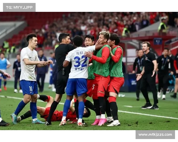 青岛队主场迎战上海海港,双方战成平局 青岛队主场迎战上海海港,双方战成平局